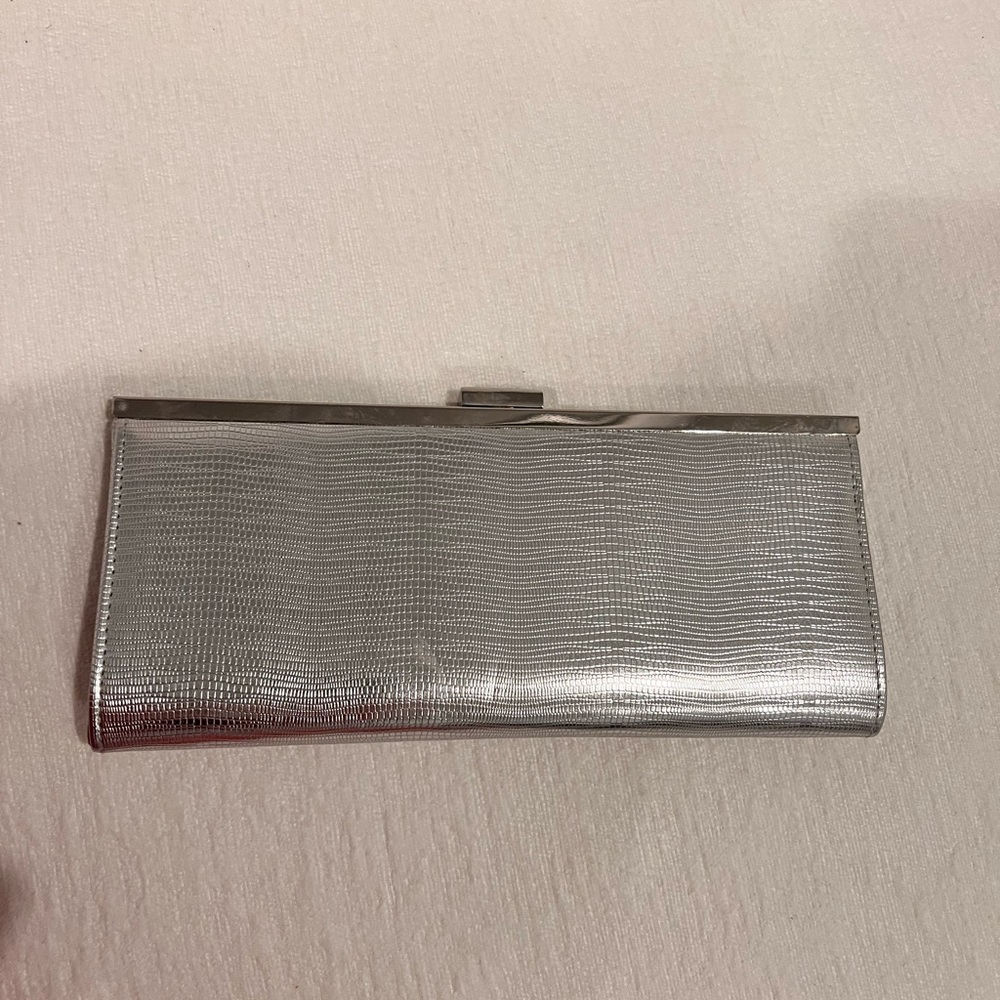 Silver clutch